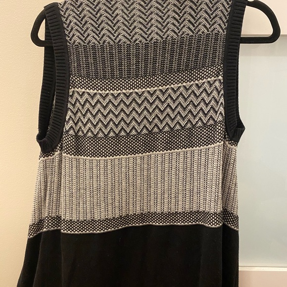 Banana Republic Sweater Vest - Picture 2 of 3